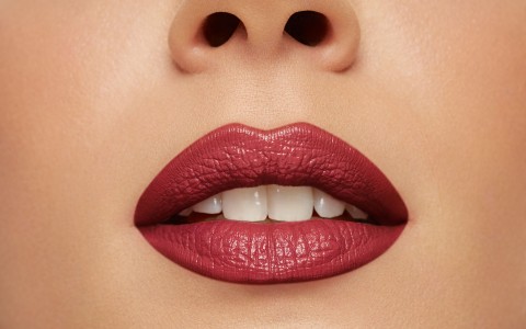 I'M LIPSTICK - Pure color lipstick, absolute brightness. - PUPA Milano
